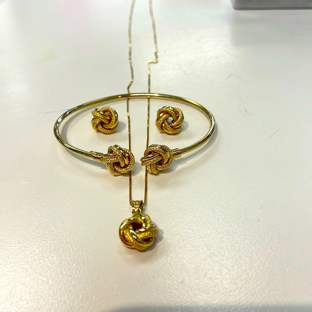 18k /750 cinnamon design Set